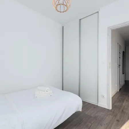 דירה Zajezdnia 2-bedroom ורוצלב
