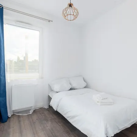 Zajezdnia 2-bedroom דירה ורוצלב
