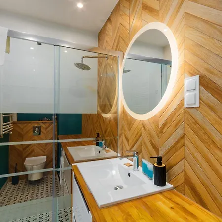 Zajezdnia 2-bedroom דירה