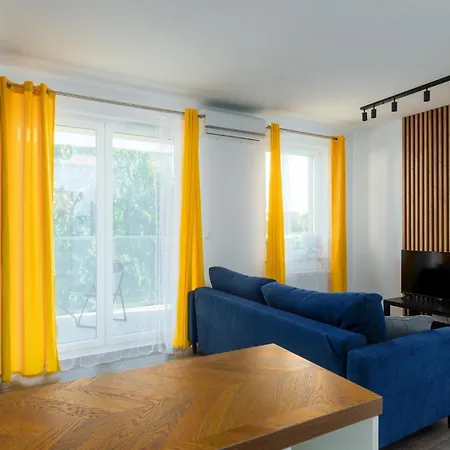 Zajezdnia 2-bedroom דירה *
